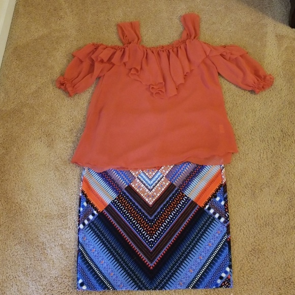 Sheer Orange Cold Shoulder Blouse - Picture 4 of 5